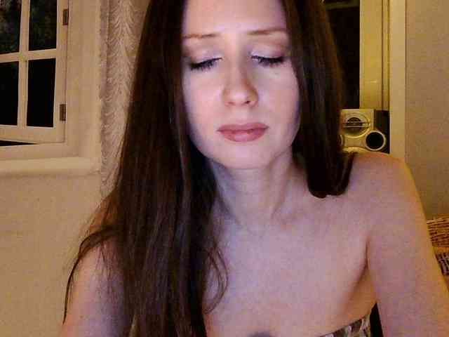 Emily_Silence webcam