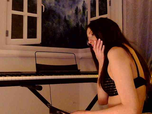 Elly_Silence webcam