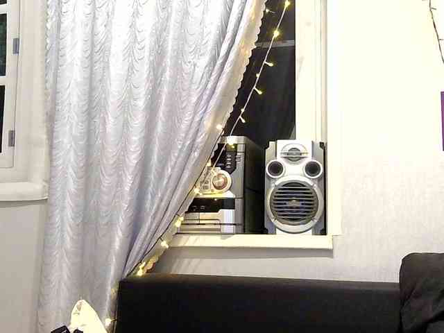 Emily_Silence webcam