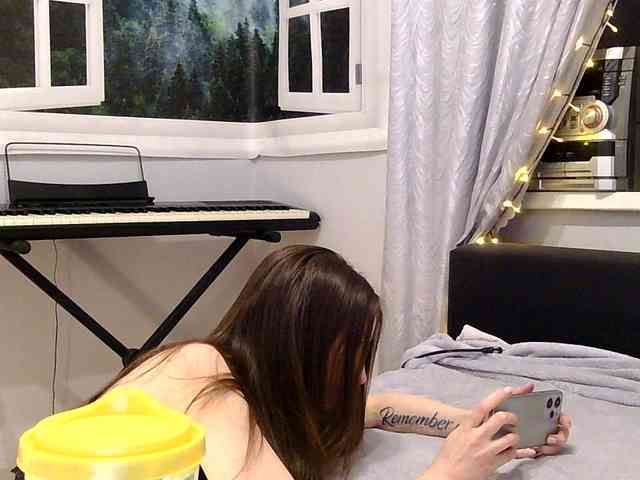 Emily_Silence webcam