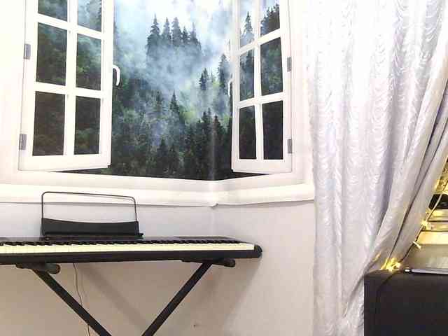 Emily_Silence webcam