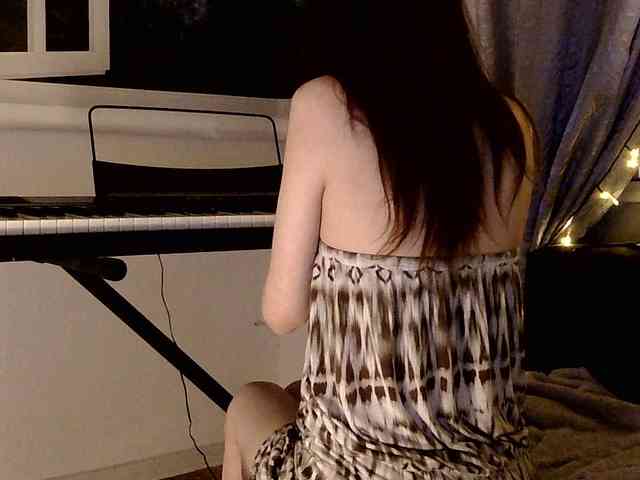 Emily_Silence webcam