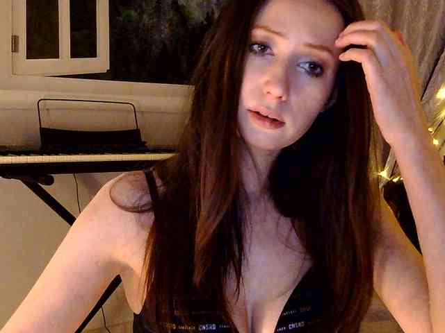 Elly_Silence webcam