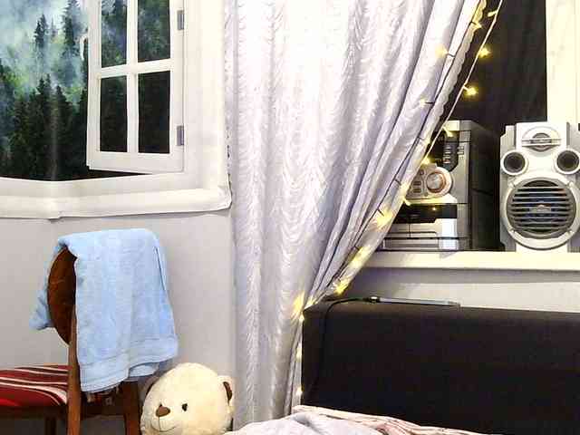 Emily_Silence webcam