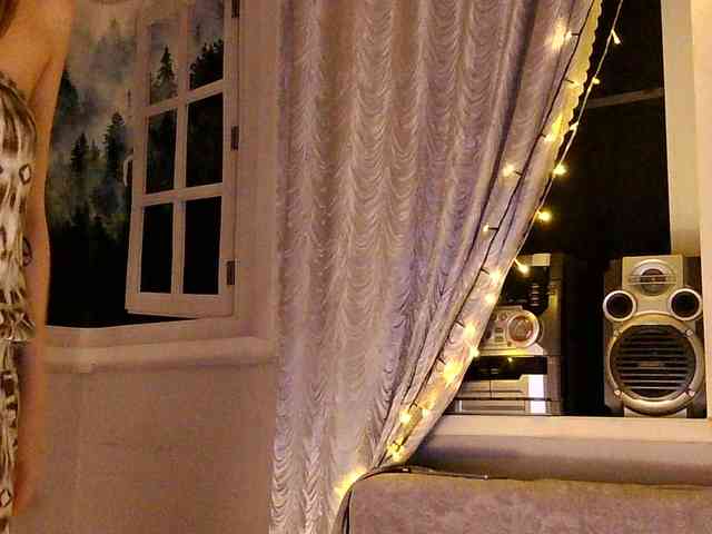 Emily_Silence webcam