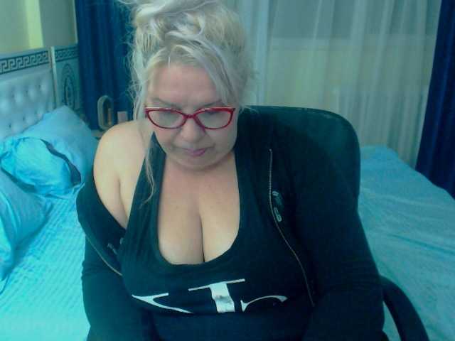 sonyahotmilf live sex