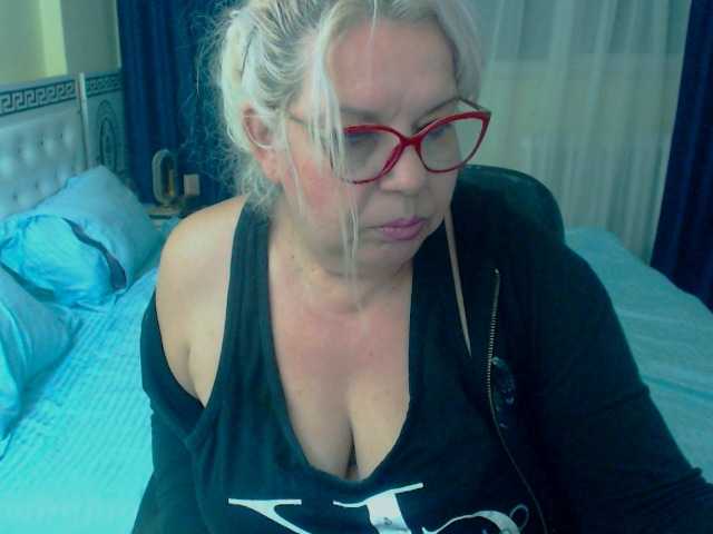 sonyahotmilf live sex