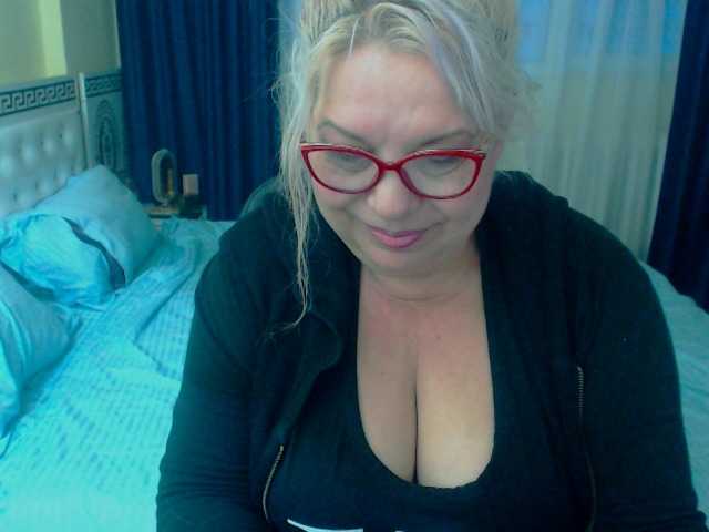 sonyahotmilf live sex