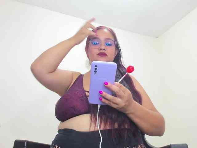 MILFMEGATITS webcam