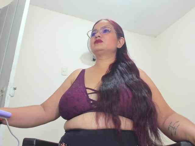 MILFMEGATITS