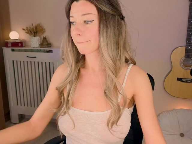 Lenamuti's BongaCams show and profile