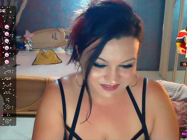 Ariellefoxy from BongaCams