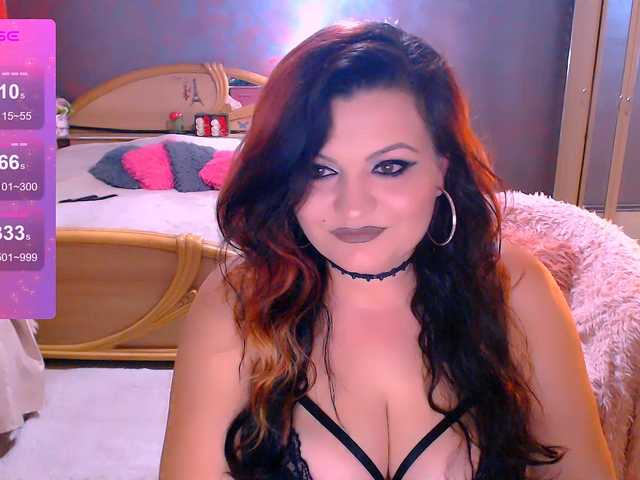 Ariellefoxy Live Cam on BongaCams