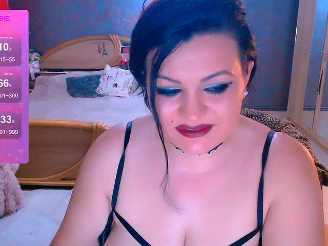 Ariellefoxy's BongaCams show and profile