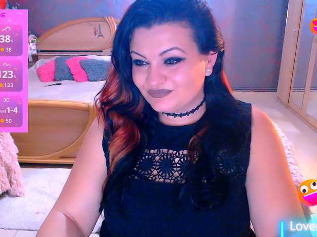 Ariellefoxy's BongaCams show and profile