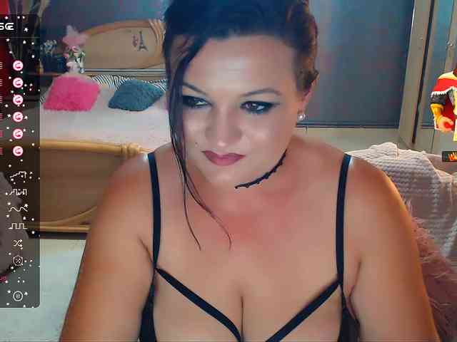 Ariellefoxy webcam