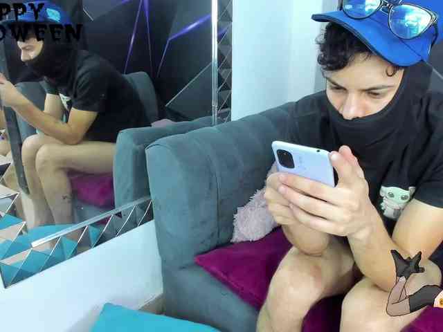 AwesomeSexCouple webcam