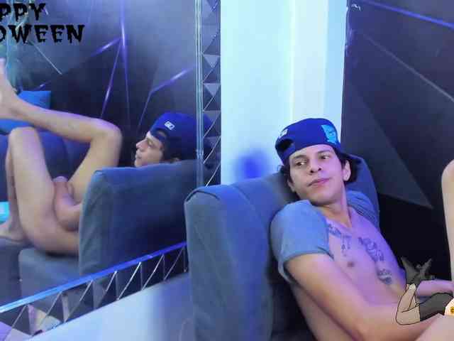 AwesomeSexCouple webcam