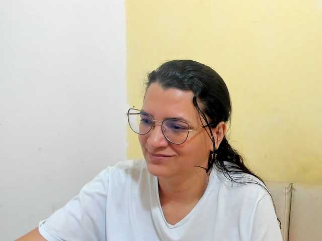 MARILYNG's BongaCams show and profile