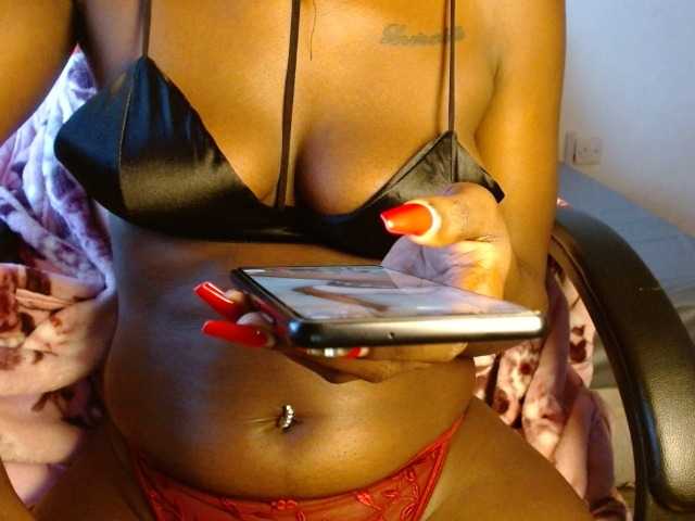 Alessiakitty webcam bongacams model stream image