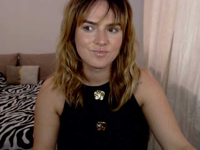 RianaCrystal's BongaCams show and profile