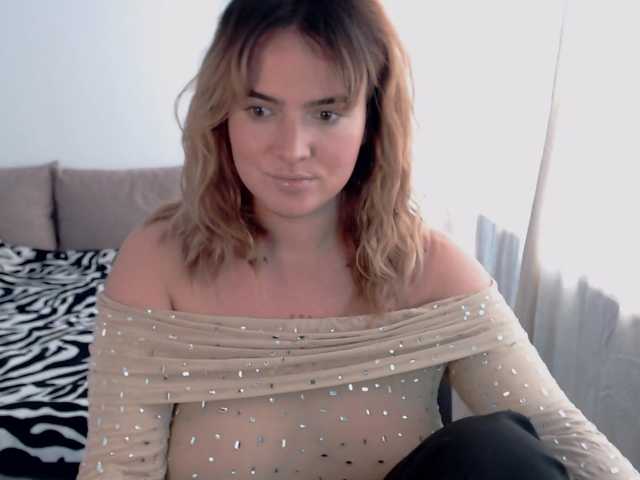 RianaCrystal's BongaCams show and profile