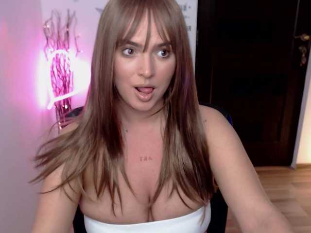 RianaCrystal's BongaCams show and profile