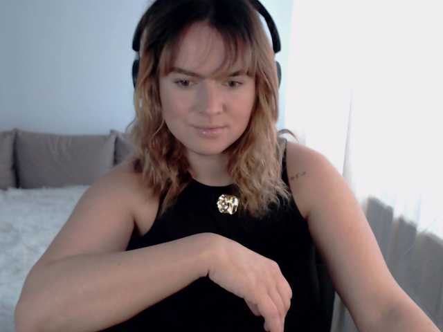 RianaCrystal's BongaCams show and profile