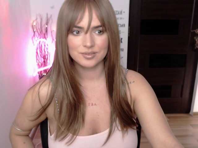 RianaCrystal's BongaCams show and profile