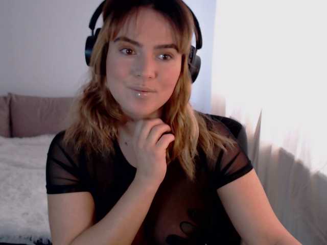 RianaCrystal's BongaCams show and profile