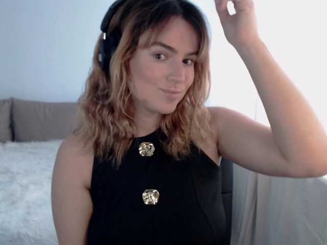 RianaCrystal's BongaCams show and profile