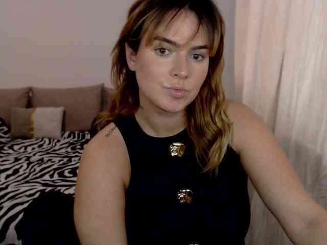 RianaCrystal Live Webcam on BongaCams