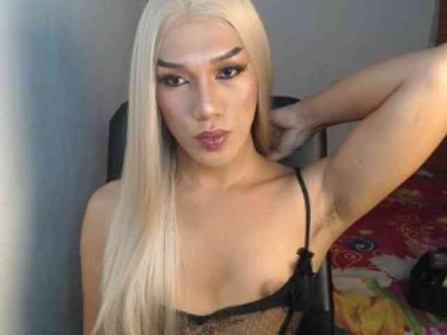 Hungrycock23x Live Webcam on BongaCams