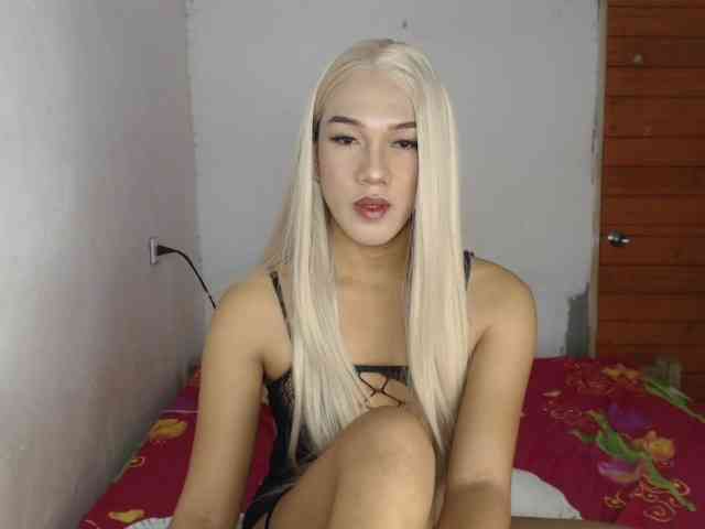 Hungrycock23x Live Webcam on BongaCams