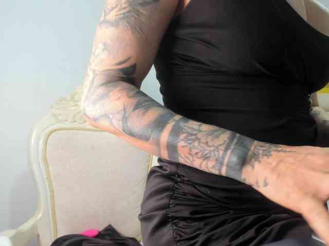 jennygarner Live Webcam on BongaCams