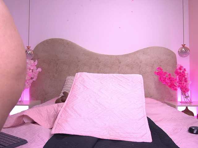 zoe-z Live Cam on BongaCams