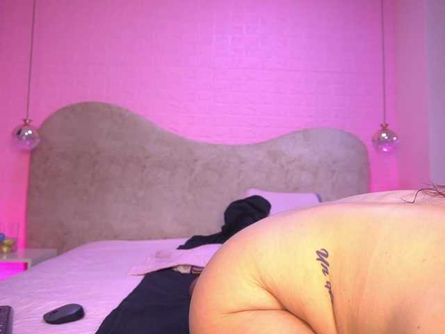 zoe-z's BongaCams show and profile