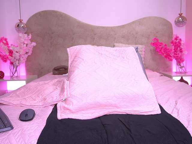 zoe-z's BongaCams show and profile