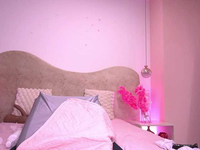 zoe-z's BongaCams show and profile