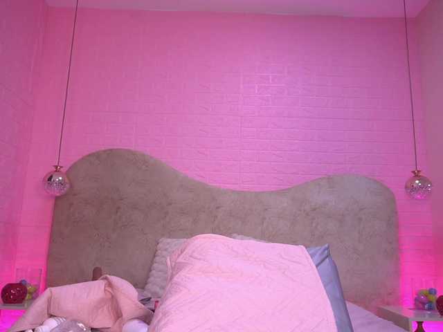 zoe-z's BongaCams show and profile