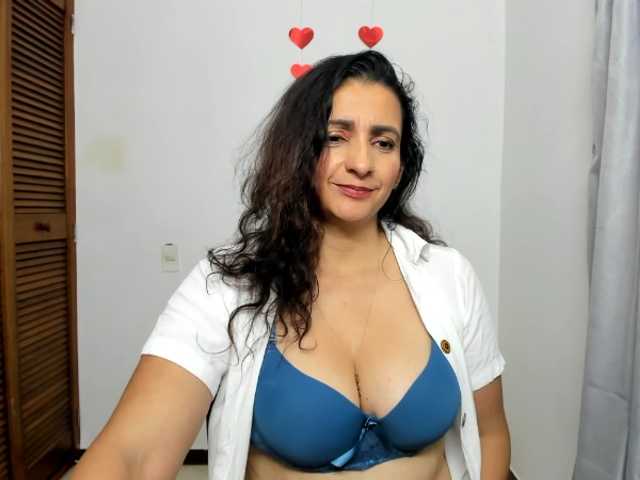 sweetsofia5's BongaCams show and profile