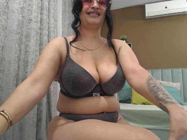 Rebecablackx webcam