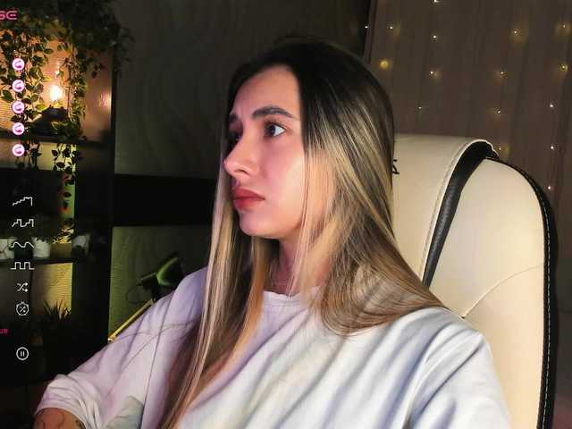  DarlaBelle chat room