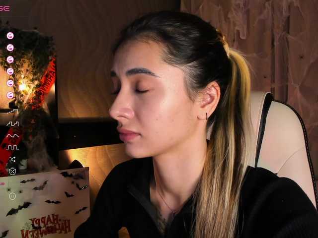  DarlaBelle chat room