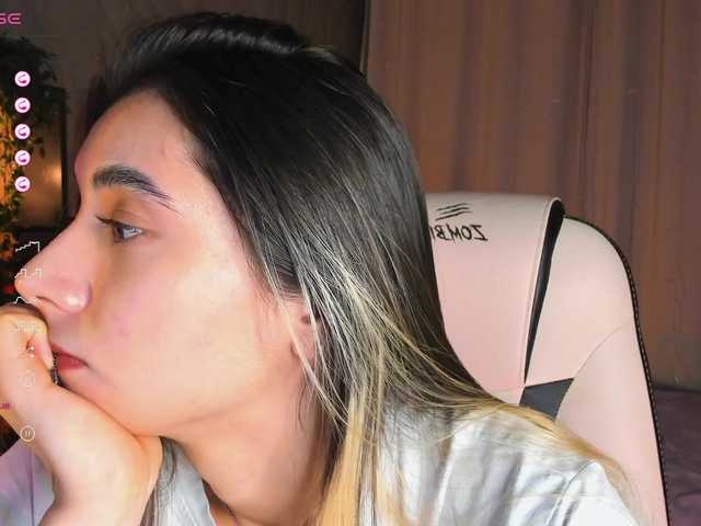 DarlaBelle's BongaCams show and profile