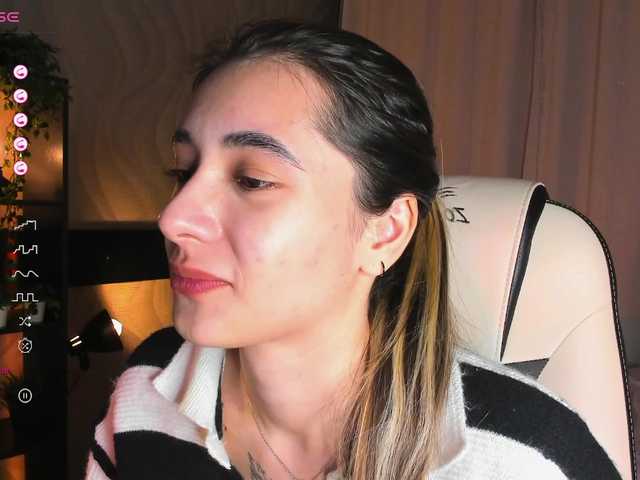  DarlaBelle chat room