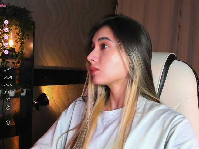 DarlaBelle's BongaCams show and profile