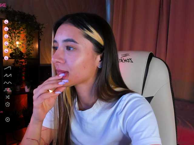  DarlaBelle chat room