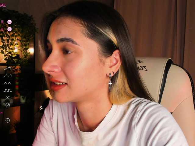  DarlaBelle chat room