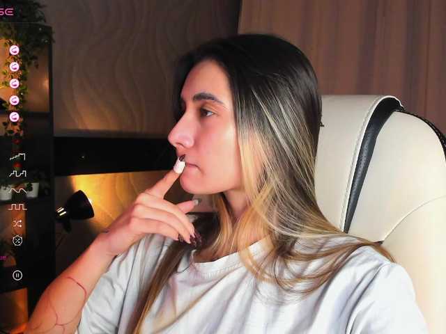 DarlaBelle's BongaCams show and profile